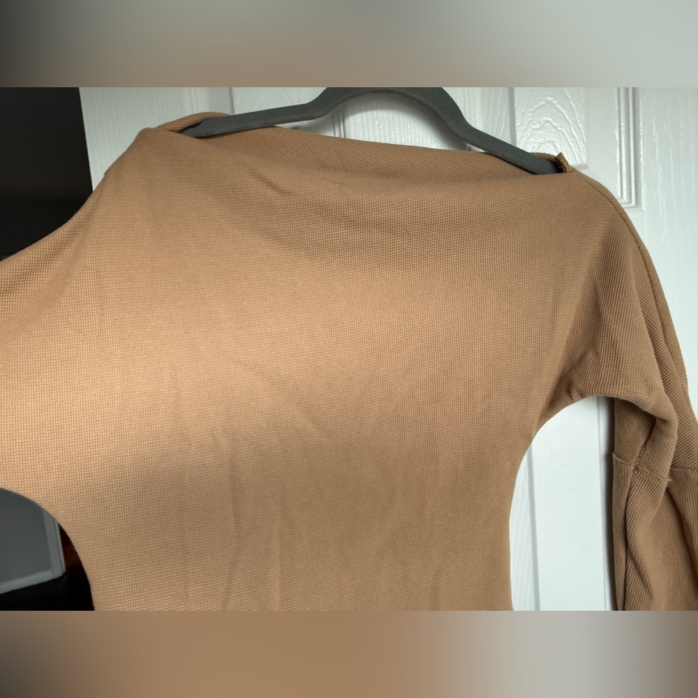 FREE PEOPLE Off the Shoulder Sweater Top Long Sleeve Fuji Brown Thermal Knit S - Picture 4 of 5